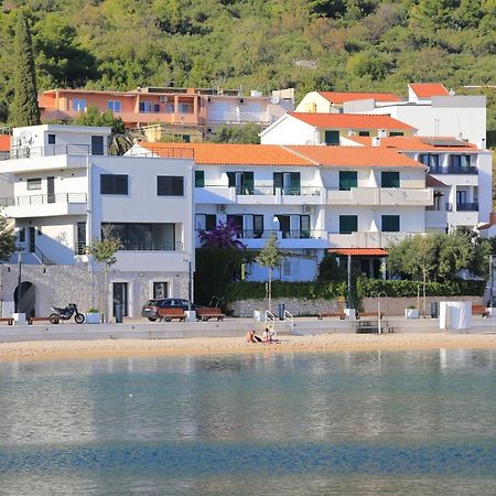 Apartments By The Sea Igrane, Makarska - 6653 Eksteriør billede