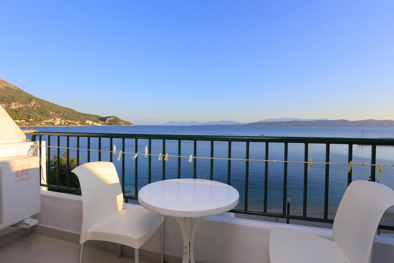 Apartments By The Sea Igrane, Makarska - 6653 Eksteriør billede
