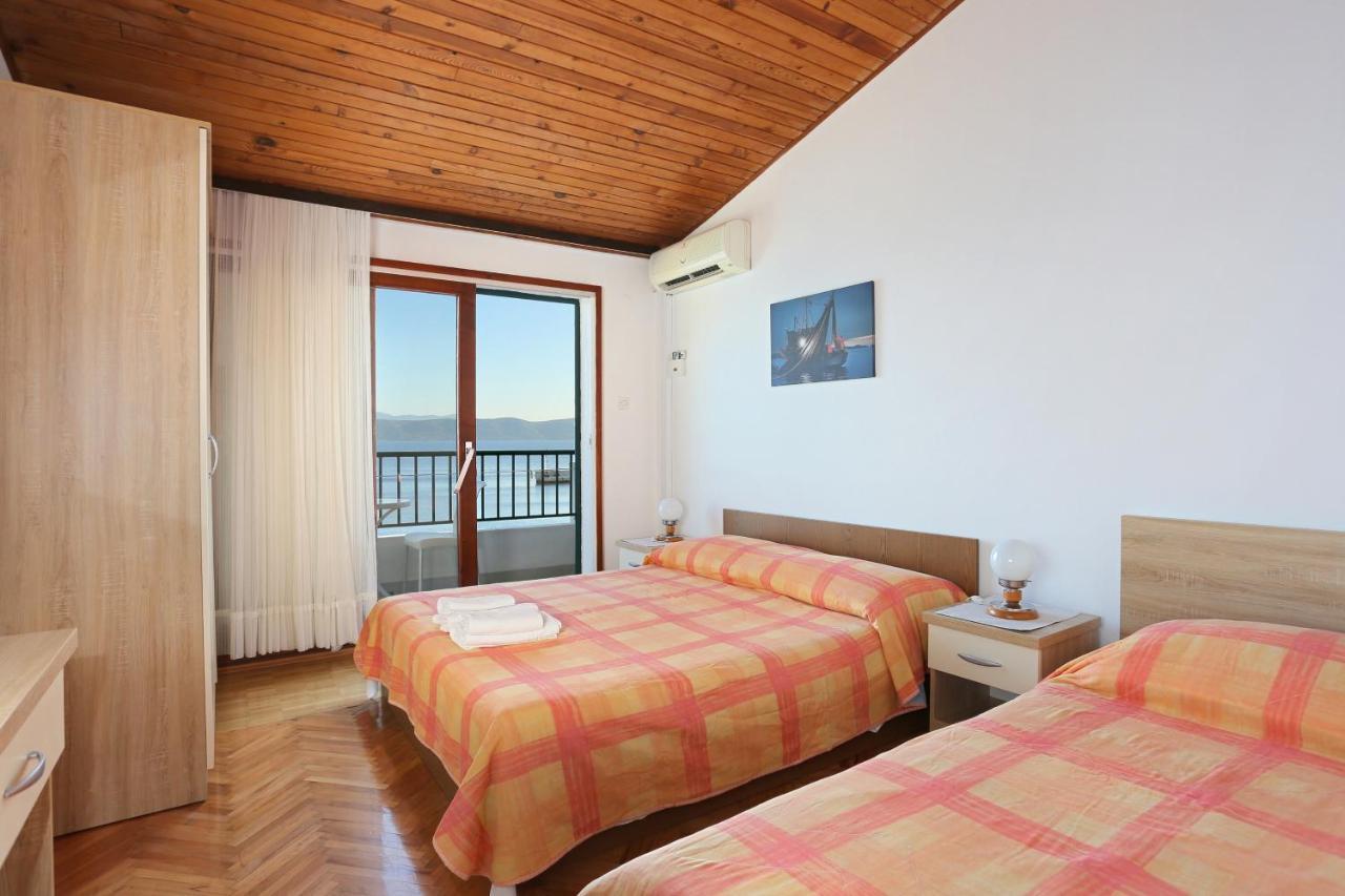 Apartments By The Sea Igrane, Makarska - 6653 Eksteriør billede