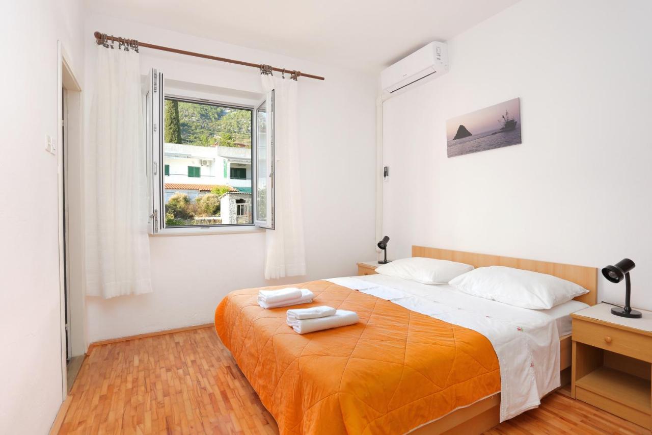 Apartments By The Sea Igrane, Makarska - 6653 Eksteriør billede