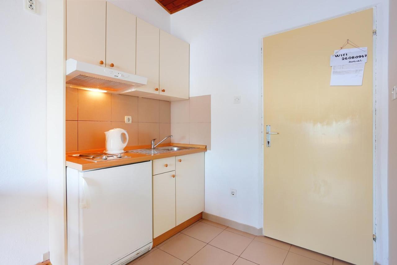 Apartments By The Sea Igrane, Makarska - 6653 Eksteriør billede