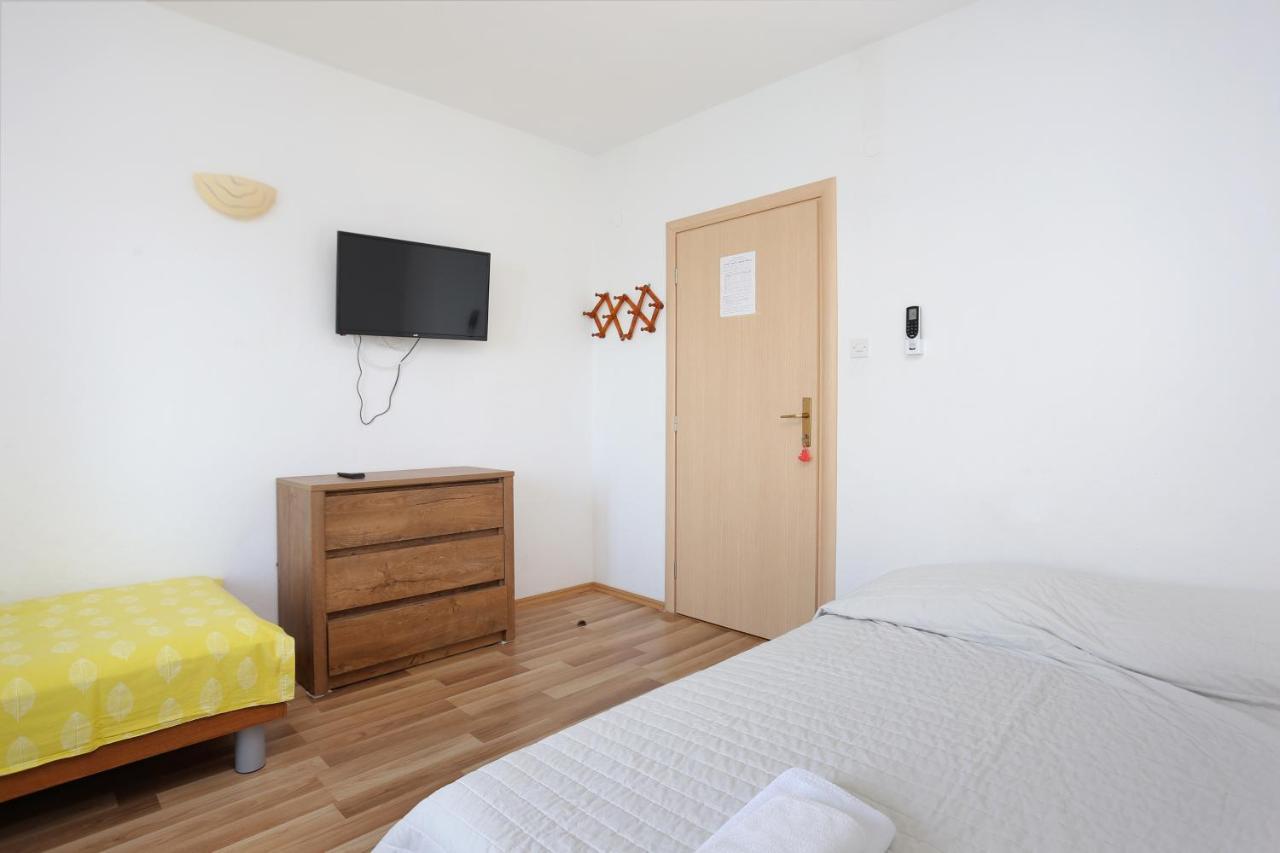 Apartments By The Sea Igrane, Makarska - 6653 Eksteriør billede